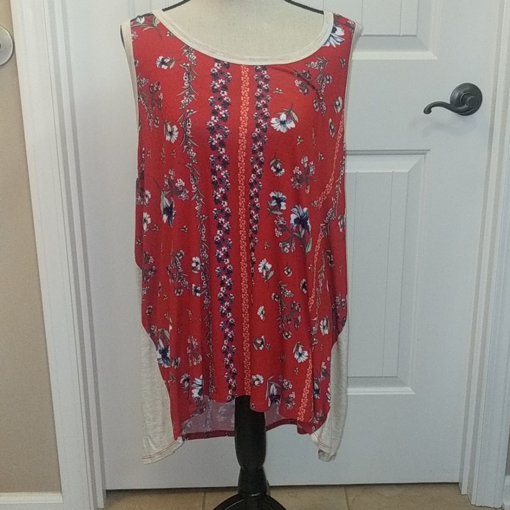 NWT Eyeshadow red/white/blue floral tank, 3x